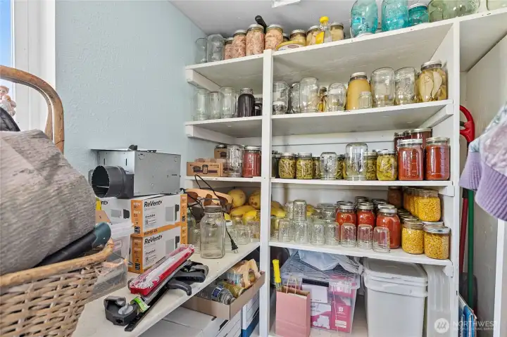 Large Walk in Pantry Large Walk in Pantry