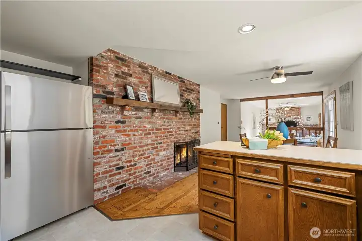 Stainless steel appliances stay.