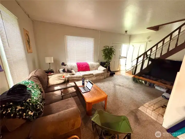 Spacious living room