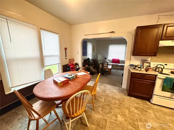 Dining area off kitchen