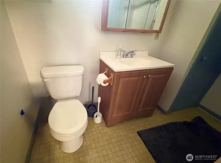 Upper floor bathroom