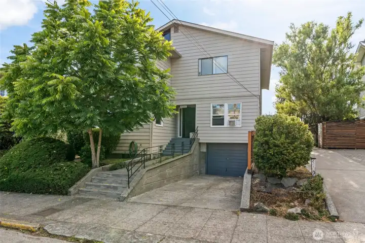 Phinney Ridge spacious duplex near Woodland Park
