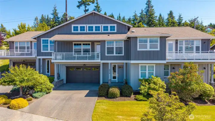 Center townhouse with private 2 car garage and covered deck Center townhouse with private 2 car garage and covered deck