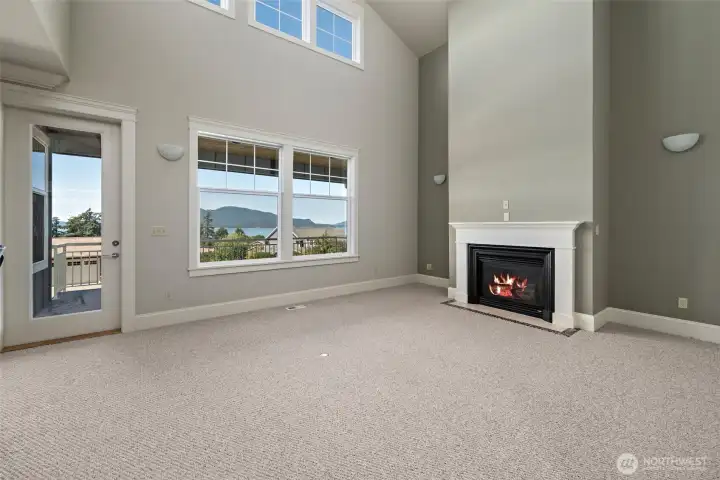Living Room w Gas Fireplace and Vaulted Ceiling Living Room w Gas Fireplace and Vaulted Ceiling