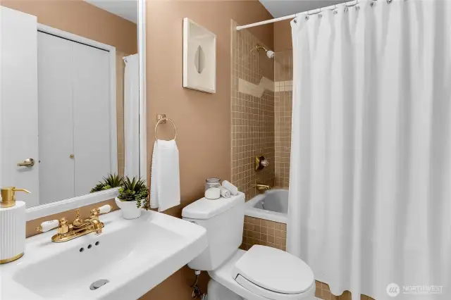 full main bath