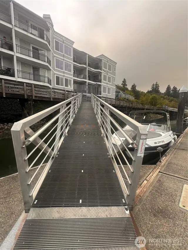 This ramp makes it easy to get down to the dock.