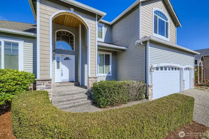 Exterior Front Entry