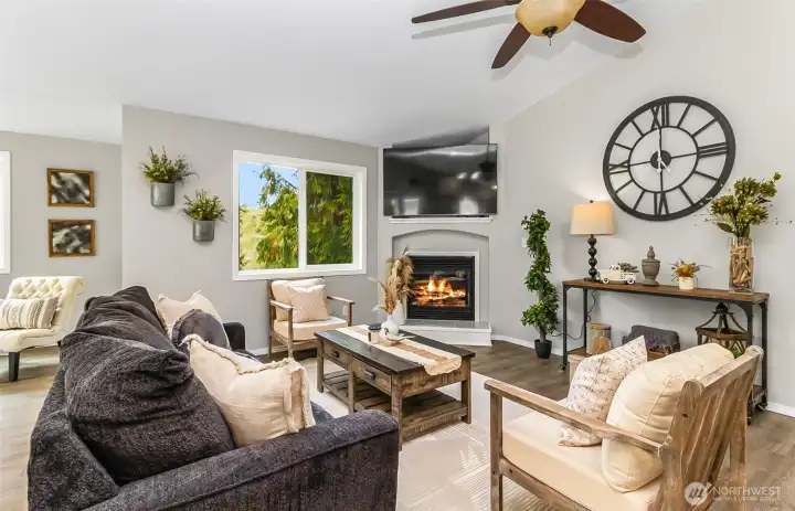 Look at the view and how cozy this is. Clean and crisp