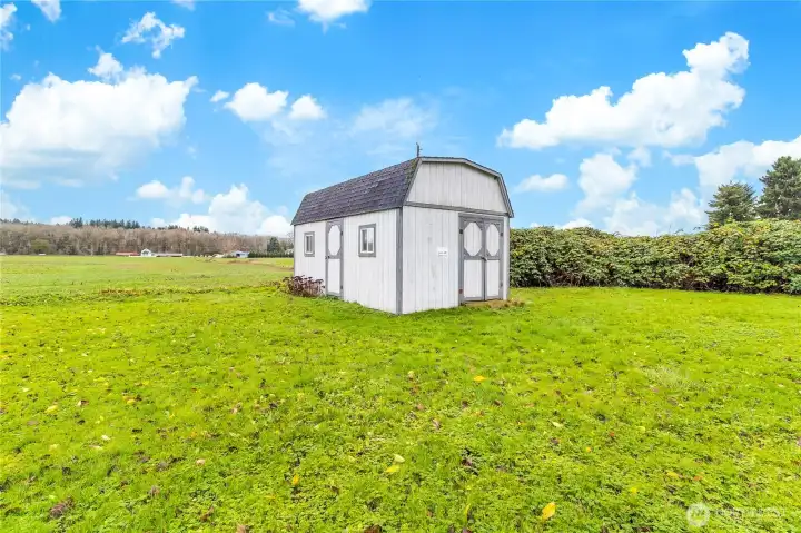 Garden shed w/ loft