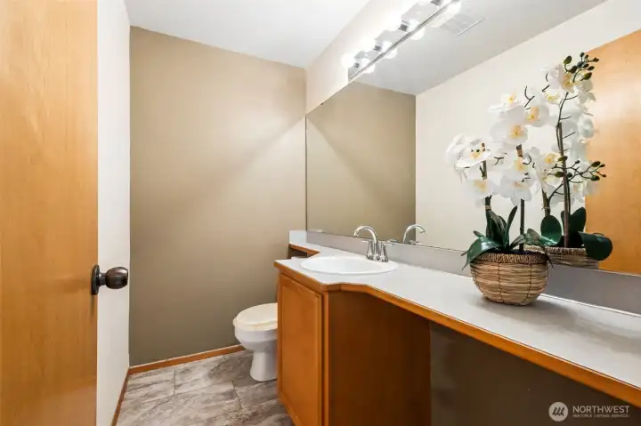 Hallway 1/2 bath on the main floor.