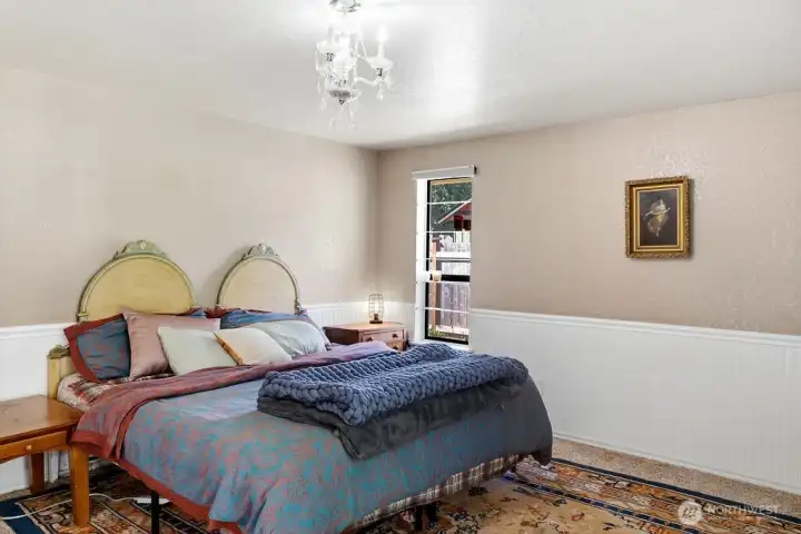 Primary suite features a walk in closet nd a five bath.