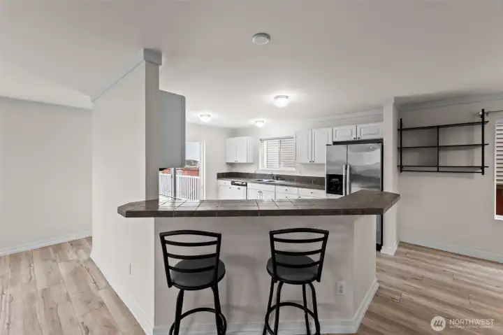 Counter height eating space