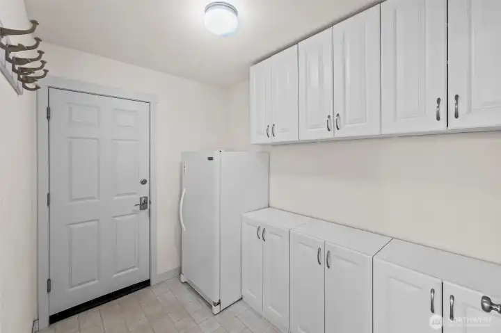 Mud room to garage