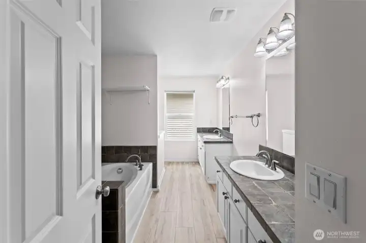 5 piece Primary bath