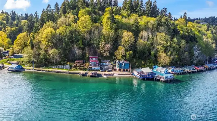 This is your opportunity to build a beautiful waterfront home between 2 other nice homes, complete with your own deck over the water!