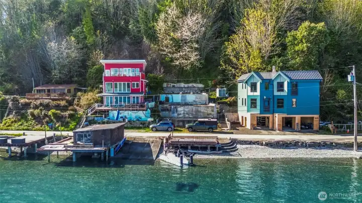 The former house has been removed but the foundation and utilities are still on the property, waiting for you to get started building your dream home on the water!
