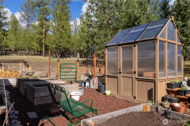 Upper Garden Space w/Green House