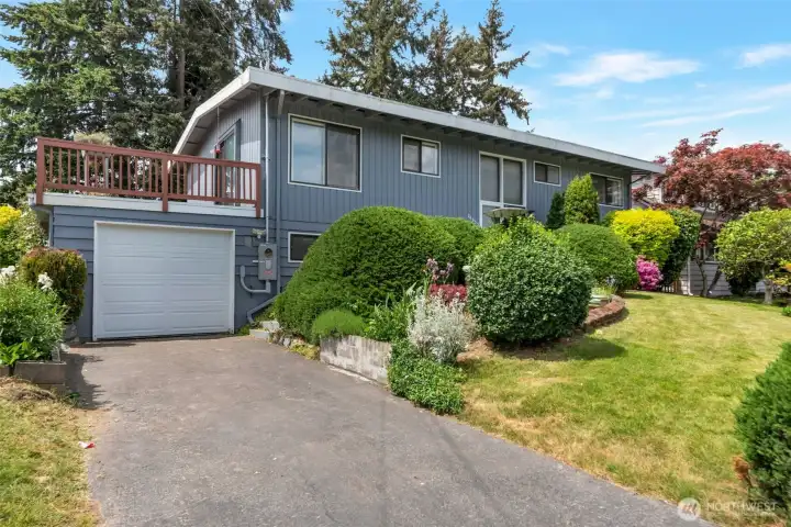 Large 5 Bedroom House in Woodmont Area
