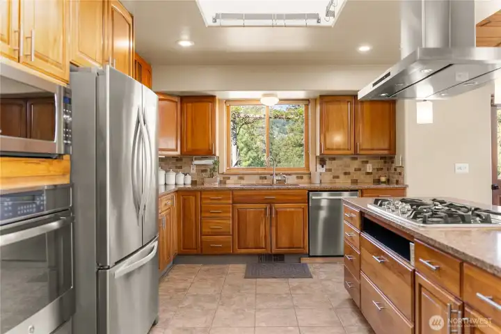 Ubiquitous stainless steel appliances.