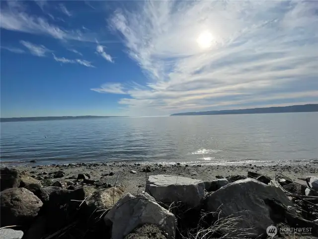 The beaches in H Division are excellent! Enjoy incredible Southerly views of Everett, Mukilteo, the ferry traffic, Whidbey Island & amazing sunsets.