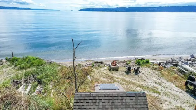 Enjoy incredible Southerly views of Everett, Mukilteo, the ferry traffic, Whidbey Island & amazing sunsets.