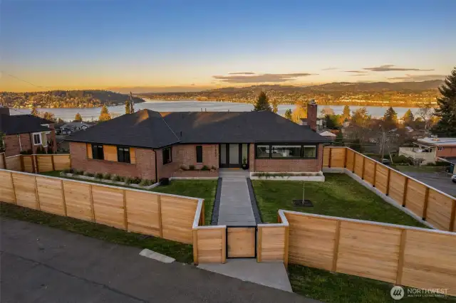 180 degree view of Lake Washington