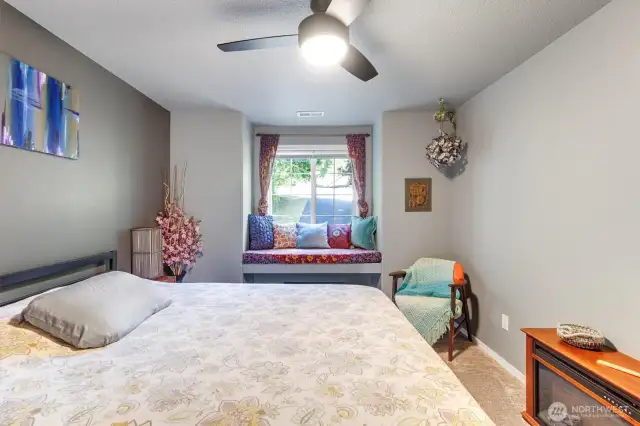 Roomy and Comfortable 5th Bedroom Upstairs w/ Relaxing Window Seat.