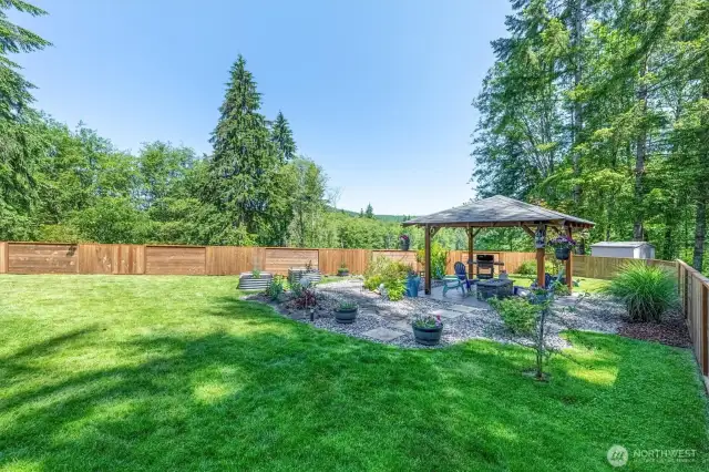 Beautiful Relaxing Back Yard.