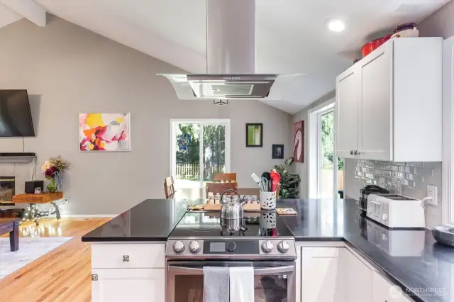 Built in Range/Oven w/ Hood!