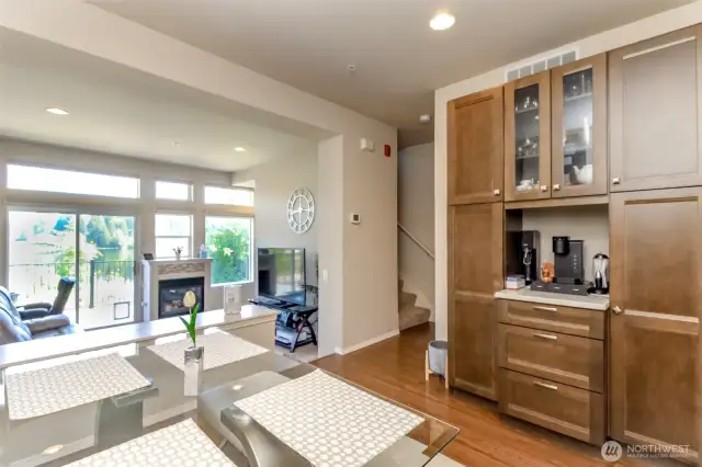 Coffee Bar & Dining Room