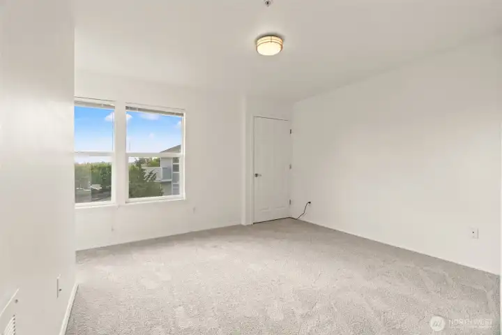 Second bedroom.