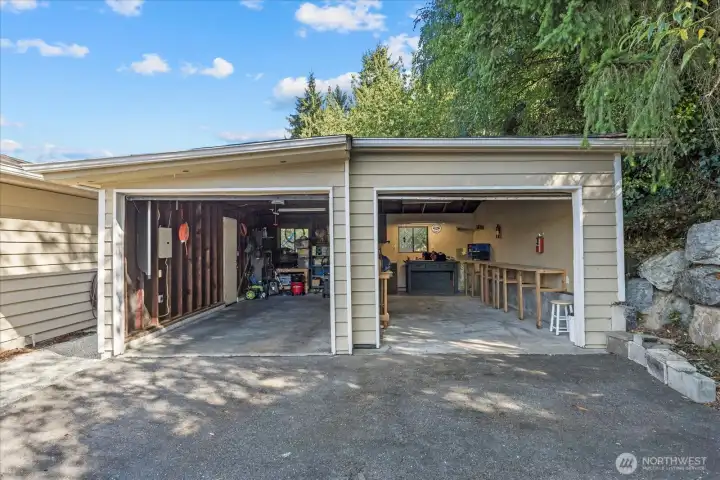 Detached 2-car garage/shop