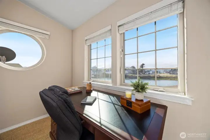 Or enjoy canal views from the other side!