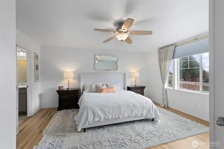 Very Spacious Primary Bedroom En Suite