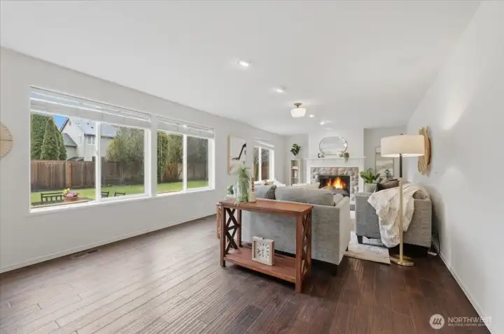 Large family room connected ot the kitchen