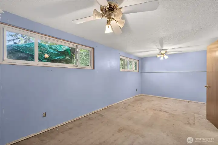 Large bonus room on the lower level. Large bonus room on the lower level.