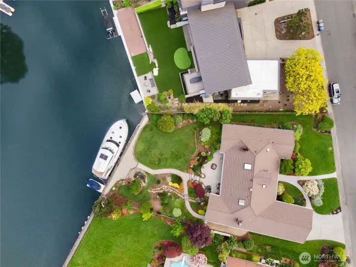 Wide Canal connects to Lake Washington and beyond!