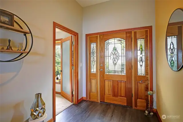 Beautiful entry w/ updated flooring.