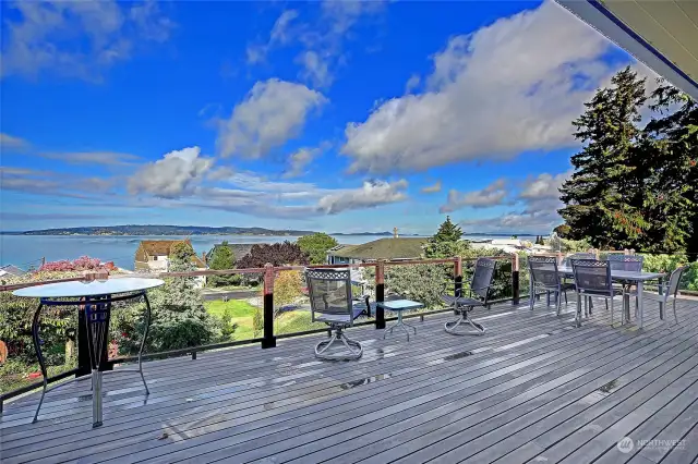 180 degree views overlooking Utsalady Bay.