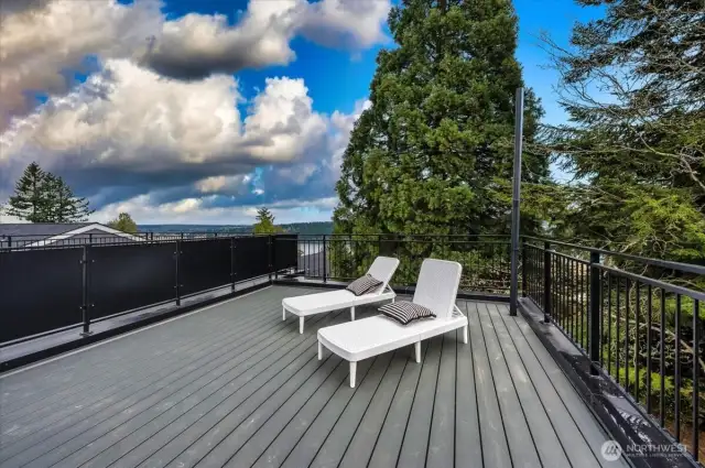 Sunny View Roof Deck