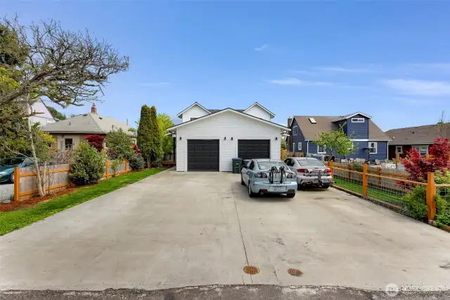 Plenty of parking in the back driveway (on the left side)