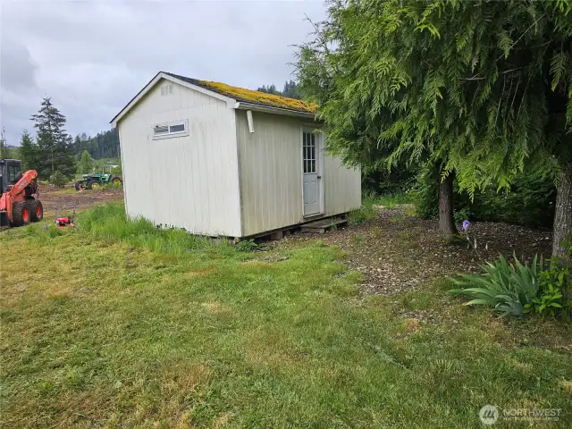 Tiny home style guest quarters