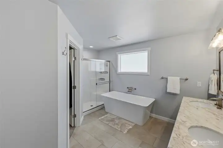 Primary 5-piece ensuite bathroom Primary 5-piece ensuite bathroom