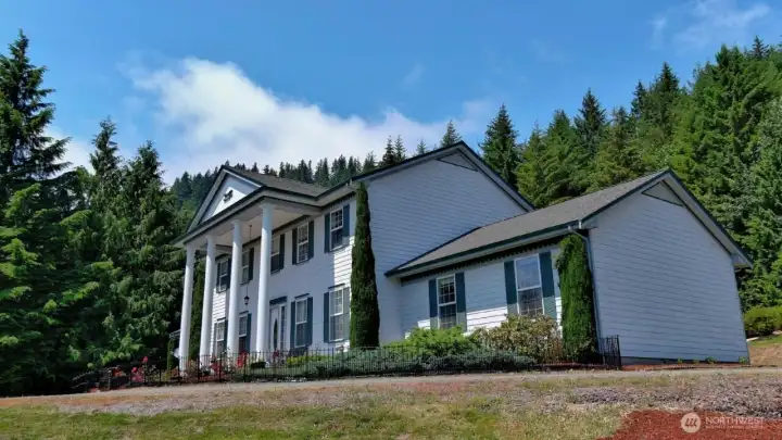 Majestic hilltop with Chehalis Valley views