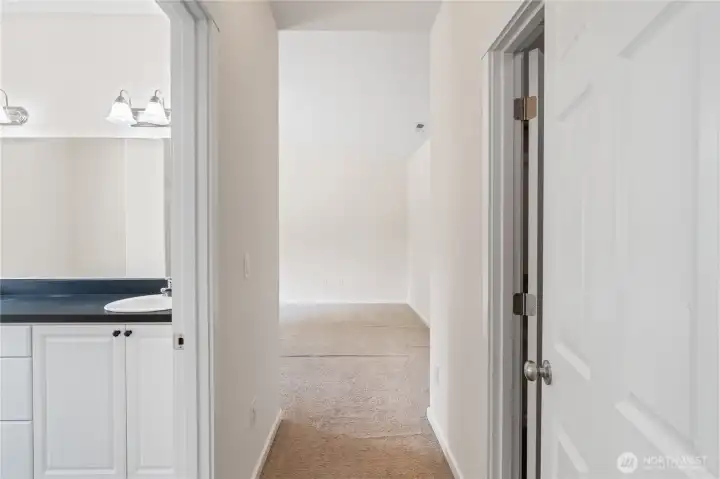 Entry to Primary bed/bath