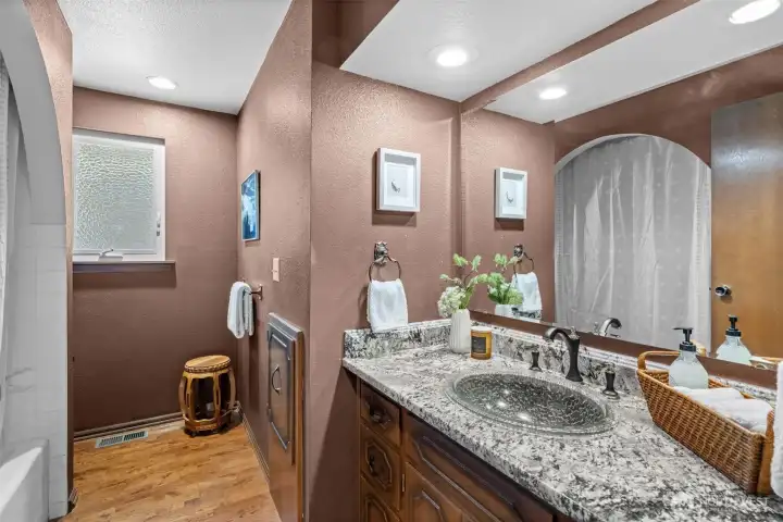 Full bath on main level