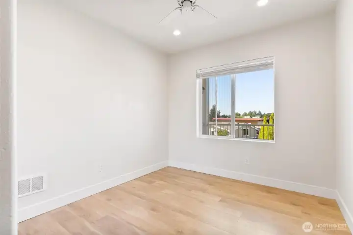 2nd bedroom
