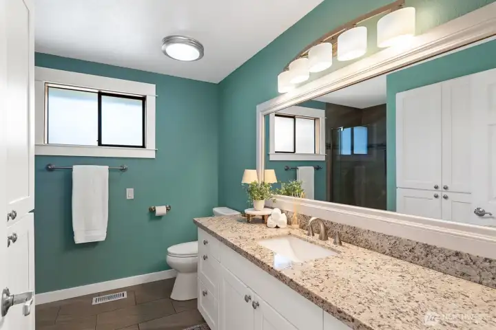 Hall Guest bath