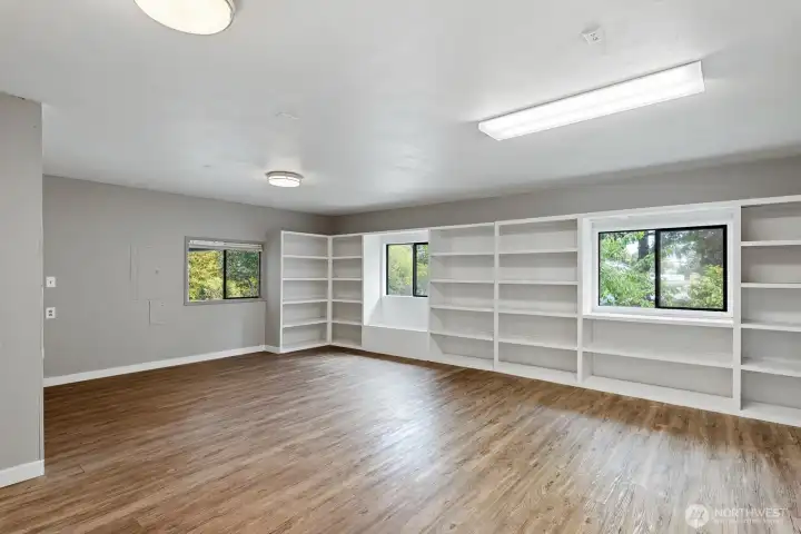 Bonus room, could be... home office, hobby/play room, ultimate mud room, lots of storage....