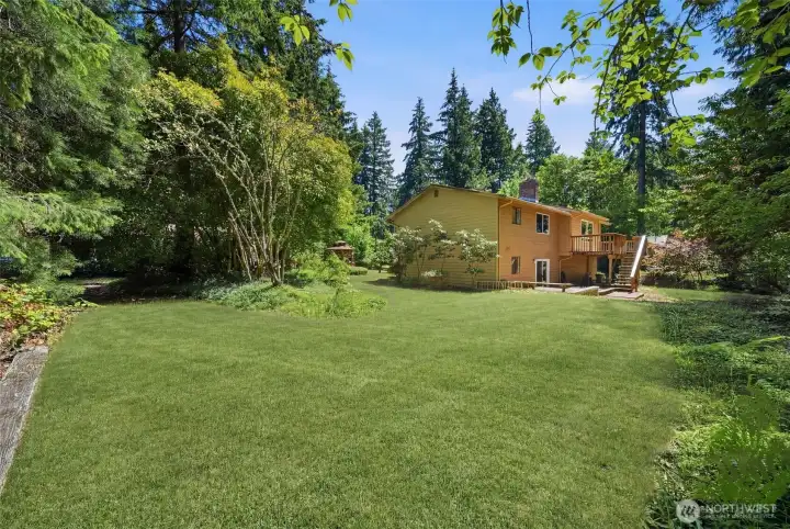 Big side and back yards for activities!